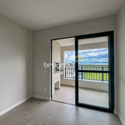 Apartamento com 94m², 3 quartos (sendo 1 suíte), 2 garagens, no bairro Saco Grande em Florianópolis