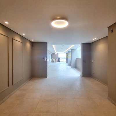 Apartamento com 94m², 3 quartos (sendo 1 suíte), 2 garagens, no bairro Saco Grande em Florianópolis
