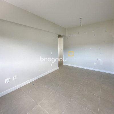 Apartamento com 98m², 3 quartos (sendo 1 suíte), 2 garagens, no bairro Saco Grande em Florianópolis