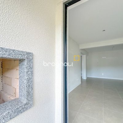 Apartamento com 98m², 3 quartos (sendo 1 suíte), 2 garagens, no bairro Saco Grande em Florianópolis