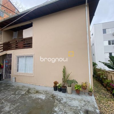 Terreno com 300m², no bairro Trindade em Florianópolis