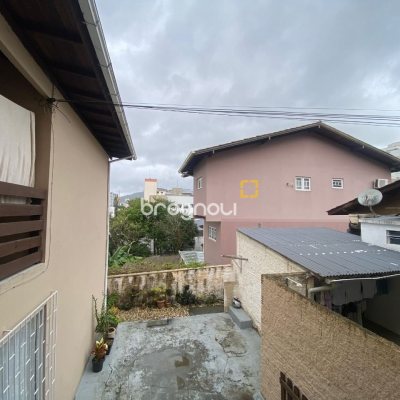 Terreno com 300m², no bairro Trindade em Florianópolis