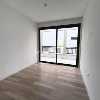 Casa de Condomínio com 230m², 3 quartos (sendo 3 suítes), 2 garagens, no bairro Santo Antônio de Lisboa em Florianópolis