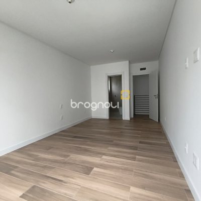 Casa de Condomínio com 230m², 3 quartos (sendo 3 suítes), 2 garagens, no bairro Santo Antônio de Lisboa em Florianópolis