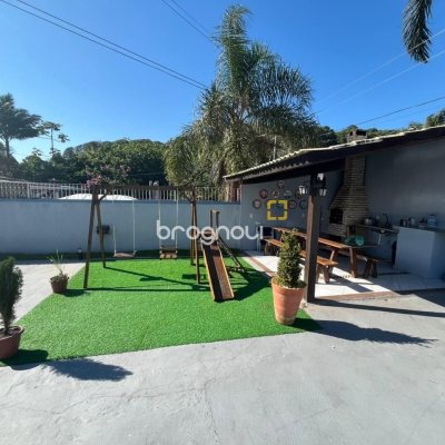 Hotel com 320m², 6 quartos (sendo 6 suítes), 6 garagens, no bairro Rio Vermelho em Florianópolis