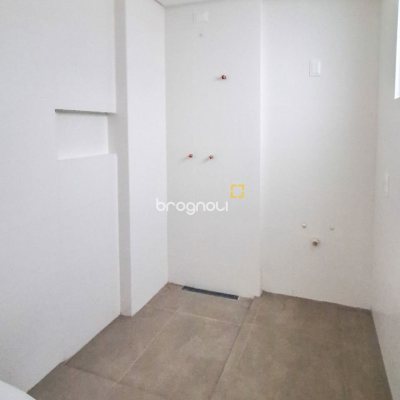 Apartamento com 74m², 2 quartos (sendo 1 suíte), 1 garagem, no bairro Saco Grande em Florianópolis