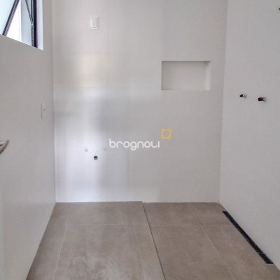 Apartamento com 74m², 2 quartos (sendo 1 suíte), 1 garagem, no bairro Saco Grande em Florianópolis