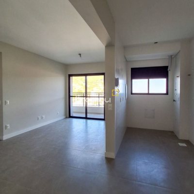 Apartamento com 74m², 2 quartos (sendo 1 suíte), 1 garagem, no bairro Saco Grande em Florianópolis