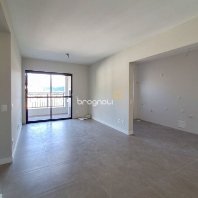 Apartamento com 74m², 2 quartos (sendo 1 suíte), 1 garagem, no bairro Saco Grande em Florianópolis