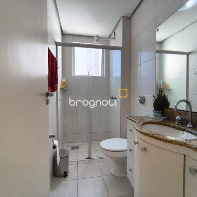 Apartamento com 71m², 2 quartos (sendo 1 suíte), 1 garagem, no bairro Itacorubi em Florianópolis