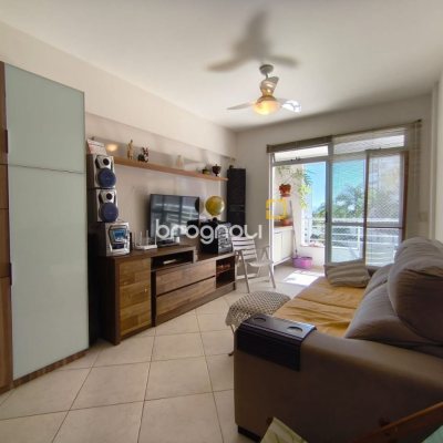 Apartamento com 71m², 2 quartos (sendo 1 suíte), 1 garagem, no bairro Itacorubi em Florianópolis