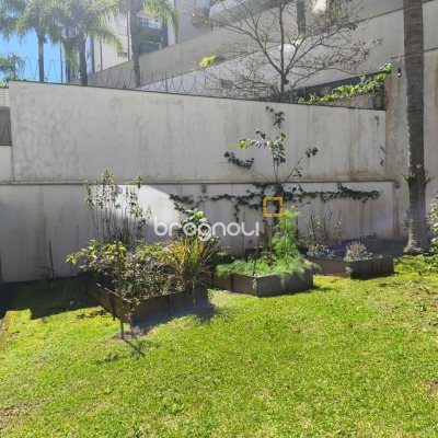 Apartamento com 71m², 2 quartos (sendo 1 suíte), 1 garagem, no bairro Itacorubi em Florianópolis