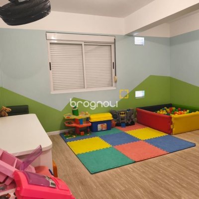 Apartamento com 71m², 2 quartos (sendo 1 suíte), 1 garagem, no bairro Itacorubi em Florianópolis