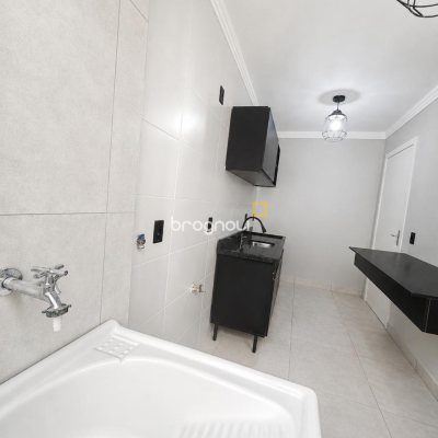 Apartamento com 55m², 2 quartos, 1 garagem, no bairro Serraria em São José