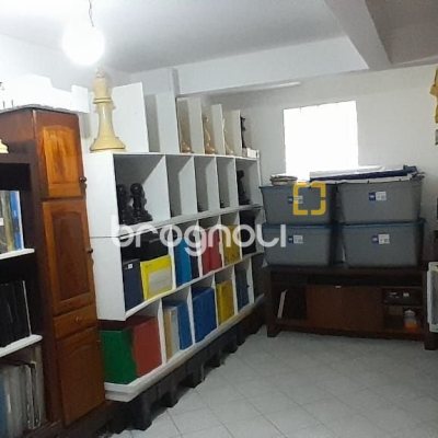 Casa com 264m², 6 quartos (sendo 1 suíte), 4 garagens, no bairro Centro em Florianópolis