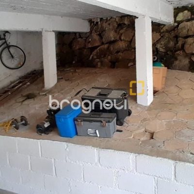 Casa com 264m², 6 quartos (sendo 1 suíte), 4 garagens, no bairro Centro em Florianópolis