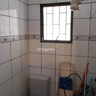 Casa com 264m², 6 quartos (sendo 1 suíte), 4 garagens, no bairro Centro em Florianópolis