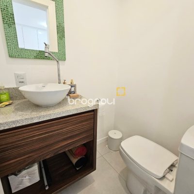 Apartamento com 83m², 2 quartos (sendo 2 suítes), 1 garagem, no bairro Palmas em Governador Celso Ramos