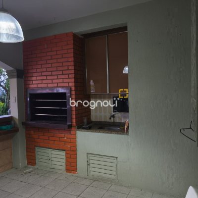 Casa com 380m², 6 quartos (sendo 2 suítes), 6 garagens, no bairro João Paulo em Florianópolis