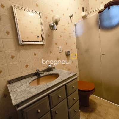 Casa com 380m², 6 quartos (sendo 2 suítes), 6 garagens, no bairro João Paulo em Florianópolis