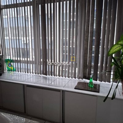Sala com 27m², no bairro Centro em Florianópolis