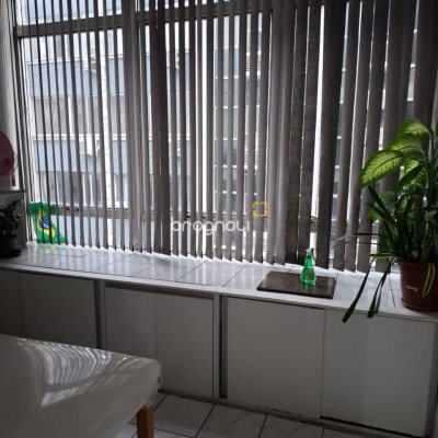 Sala com 27m², no bairro Centro em Florianópolis