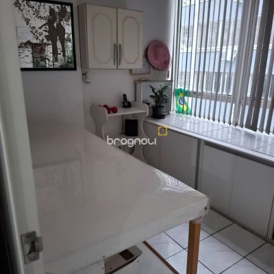 Sala com 27m², no bairro Centro em Florianópolis