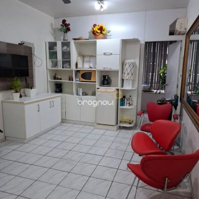 Sala com 27m², no bairro Centro em Florianópolis