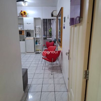 Sala com 27m², no bairro Centro em Florianópolis