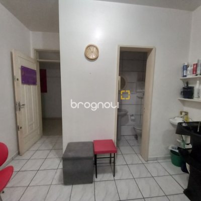Sala com 27m², no bairro Centro em Florianópolis
