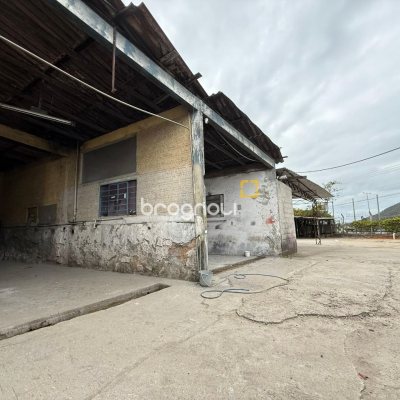 Terreno com 1766m², no bairro Santo Antônio de Lisboa em Florianópolis