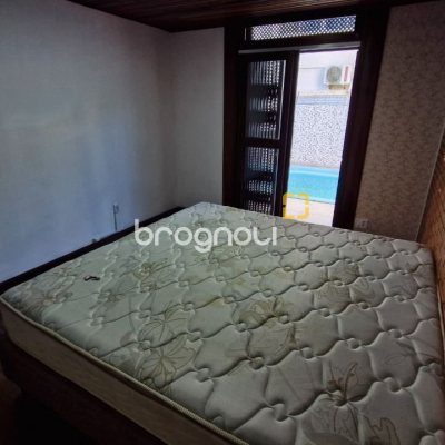 Casa com 110m², 4 quartos, 1 garagem, no bairro Canasvieiras em Florianópolis