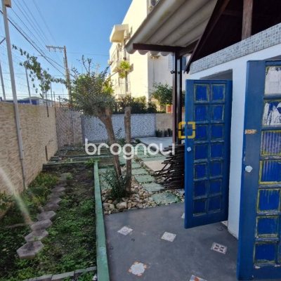 Casa com 110m², 4 quartos, 1 garagem, no bairro Canasvieiras em Florianópolis