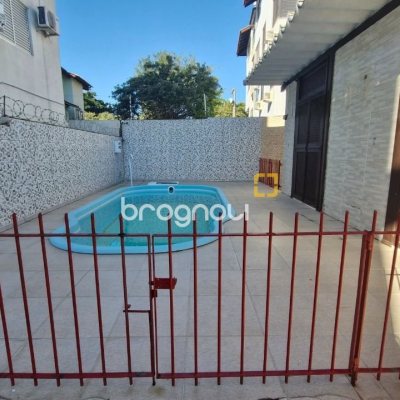 Casa com 110m², 4 quartos, 1 garagem, no bairro Canasvieiras em Florianópolis