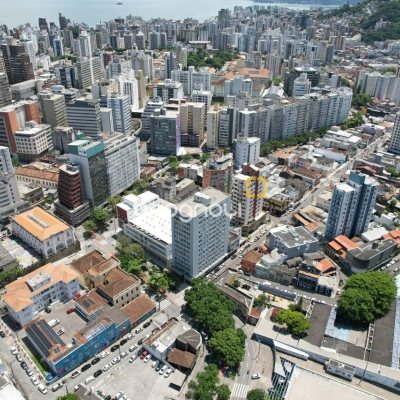 Apartamento com 46m², 2 quartos, no bairro Centro em Florianópolis