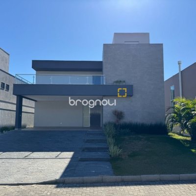 Casa de Condomínio com 360m², 4 quartos (sendo 4 suítes), 4 garagens, no bairro Ingleses em Florianópolis