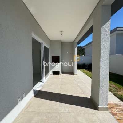 Casa de Condomínio com 360m², 4 quartos (sendo 4 suítes), 4 garagens, no bairro Ingleses em Florianópolis