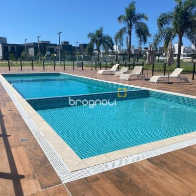 Casa de Condomínio com 360m², 4 quartos (sendo 4 suítes), 4 garagens, no bairro Ingleses em Florianópolis