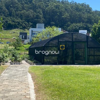 Casa de Condomínio com 360m², 4 quartos (sendo 4 suítes), 4 garagens, no bairro Ingleses em Florianópolis