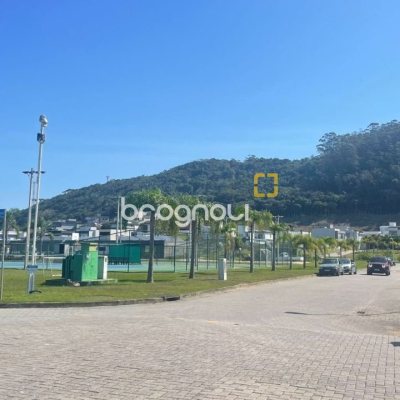 Casa de Condomínio com 360m², 4 quartos (sendo 4 suítes), 4 garagens, no bairro Ingleses em Florianópolis