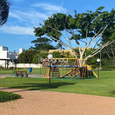 Casa de Condomínio com 360m², 4 quartos (sendo 4 suítes), 4 garagens, no bairro Ingleses em Florianópolis