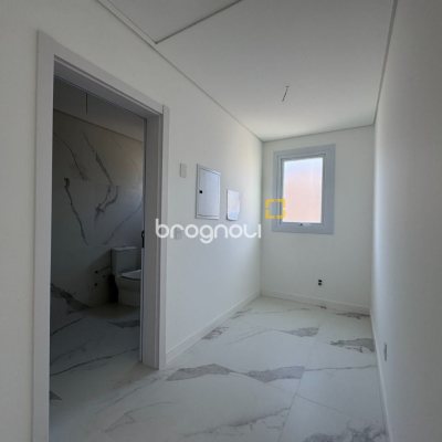 Casa de Condomínio com 360m², 4 quartos (sendo 4 suítes), 4 garagens, no bairro Ingleses em Florianópolis