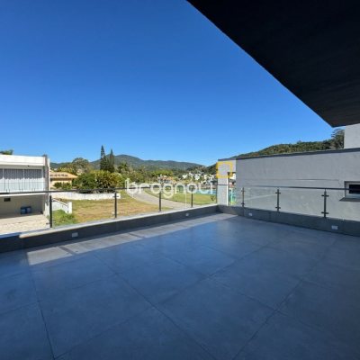 Casa de Condomínio com 360m², 4 quartos (sendo 4 suítes), 4 garagens, no bairro Ingleses em Florianópolis