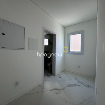 Casa de Condomínio com 360m², 4 quartos (sendo 4 suítes), 4 garagens, no bairro Ingleses em Florianópolis