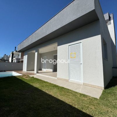 Casa de Condomínio com 360m², 4 quartos (sendo 4 suítes), 4 garagens, no bairro Ingleses em Florianópolis