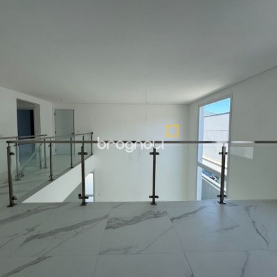 Casa de Condomínio com 360m², 4 quartos (sendo 4 suítes), 4 garagens, no bairro Ingleses em Florianópolis