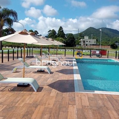 Casa de Condomínio com 360m², 4 quartos (sendo 4 suítes), 4 garagens, no bairro Ingleses em Florianópolis