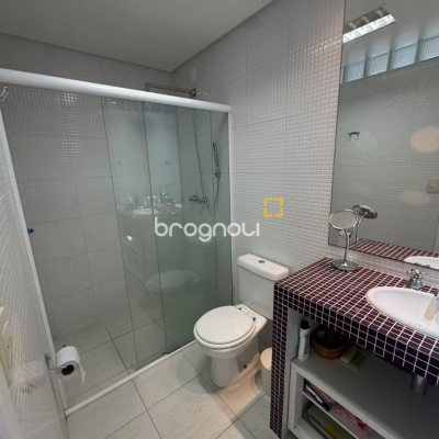 Casa de Condomínio com 192m², 4 quartos (sendo 1 suíte), 2 garagens, no bairro Cachoeira do Bom Jesus em Florianópolis