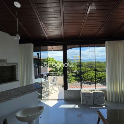 Casa de Condomínio com 192m², 4 quartos (sendo 1 suíte), 2 garagens, no bairro Cachoeira do Bom Jesus em Florianópolis
