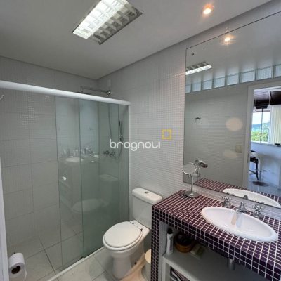 Casa de Condomínio com 192m², 4 quartos (sendo 1 suíte), 2 garagens, no bairro Cachoeira do Bom Jesus em Florianópolis